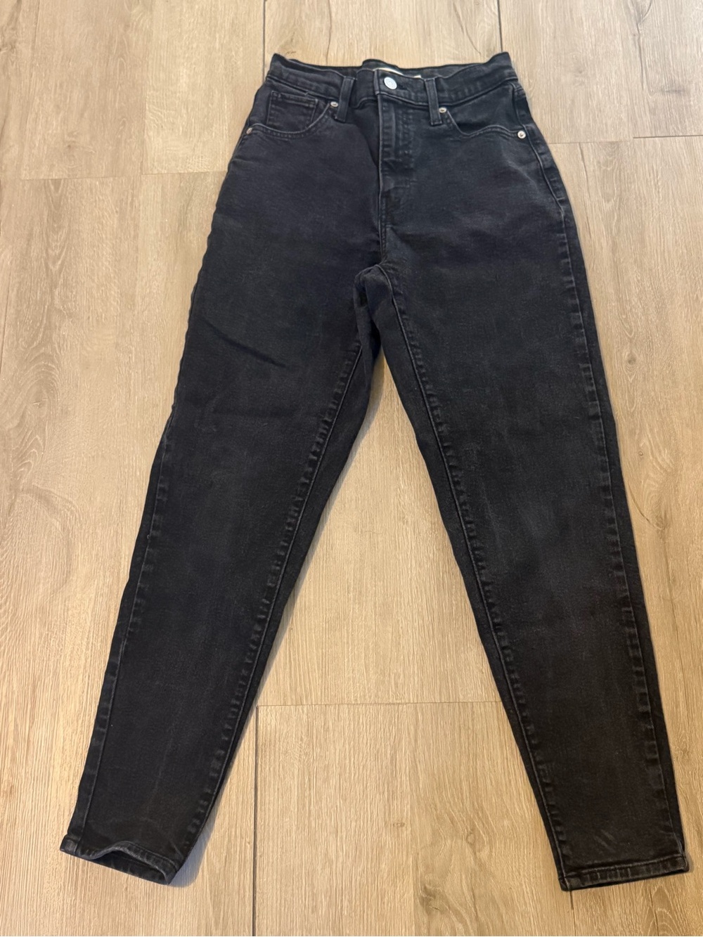 Levi's Women's High-Rise Black Mom Jeans